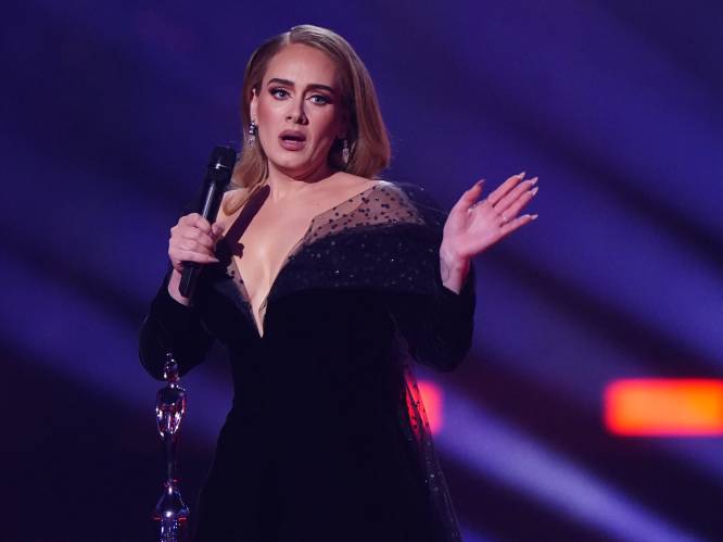 “Doe niet zo belachelijk”: Adele wijst fan terecht na homofobe opmerking
