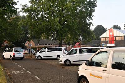 Vakbonden: chauffeurs schoolvervoer de dupe