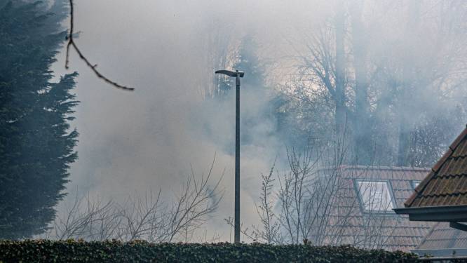 Brand in caravan waarschijnlijk veroorzaakt door sigaret: drie jongeren opgepakt