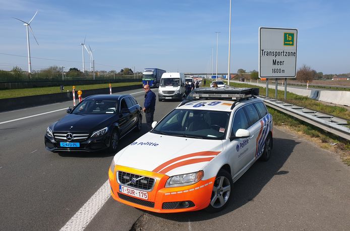 Onder meer op de E19 aan de grensovergang in Meer worden al weken controles gehouden.