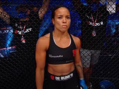 Dit is de best betaalde vrouwelijke MMA-vechter van Nederland