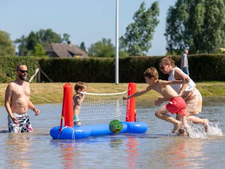 IJsloze winters deren deze ijsclub niet: Na spetterplas zijn er nog veel meer plannen in Hattem