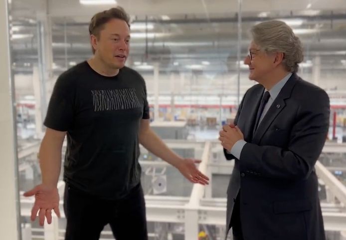 Elon Musk met Eurocommissaris voor Interne Markt Thierry Breton.