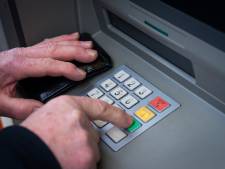 Pinnen gaat geld kosten, Consumentenbond wil dat politiek ingrijpt