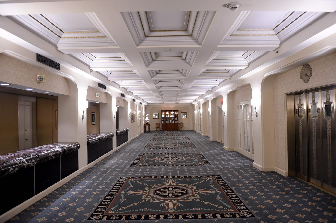 Interieur hotel Waldorf Astoria in New York wordt geveild Foto hln.be