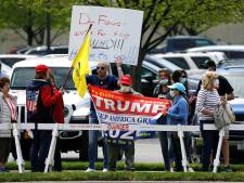 Anti-lockdownbetogers intimideren journalist, Trump keurt gedrag goed in tweet