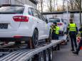 Vier auto’s in beslag genomen en 30.000 euro geïnd bij grote controle van politie en Belastingdienst