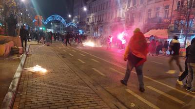 LIVE. Rust op straat voorbij in Brussel: brandjes, traangas en vuurwerk richting politie