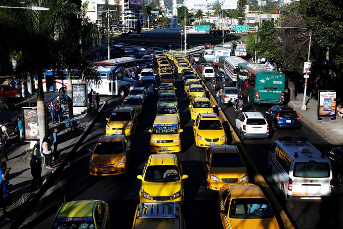 Niet alleen in Europese landen is verzet tegen de taxi-app Uber. Op 29 januari waren er wegblokkades uit protest tegen Uber in San Salvador, de hoofdstad van El Salvador.
