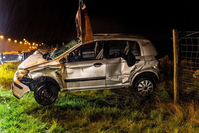 Ongeluk met twee auto's op A58 Molenschot.