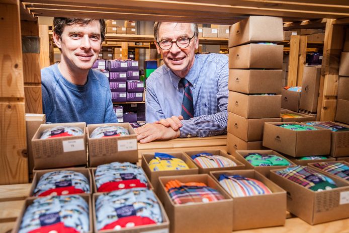 Boxershort piept boven broek uit MAKKELIJKE RECLAME VOOR ONS Laarne hln.be