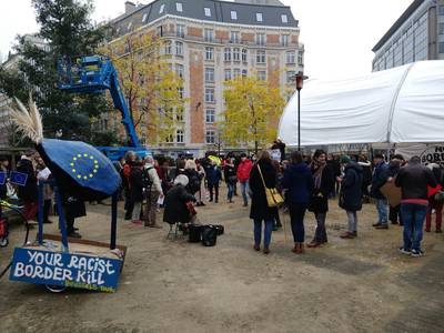 Honderdtal mensen betogen in Brussel tegen Europees migratiebeleid