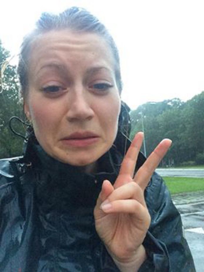 De laatste selfie van Anne Faber, in de regen.