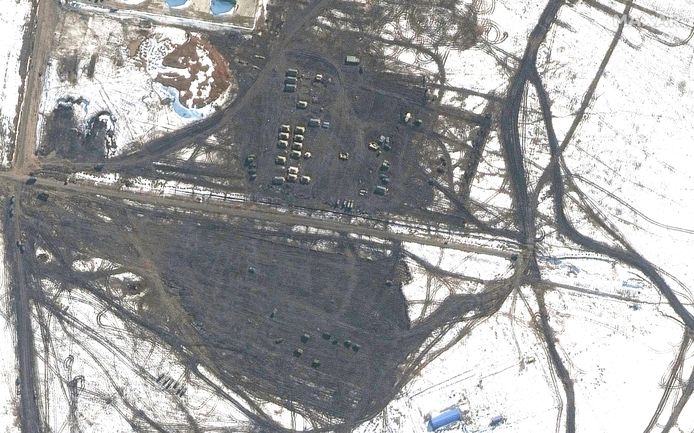 De nouvelles images satellitaires montrent de nouveaux déploiements des troupes russes à la frontière ukrainienne.