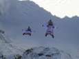 Wow: Frans duo springt met wingsuit van berg in Alpen en landt in vliegtuigje