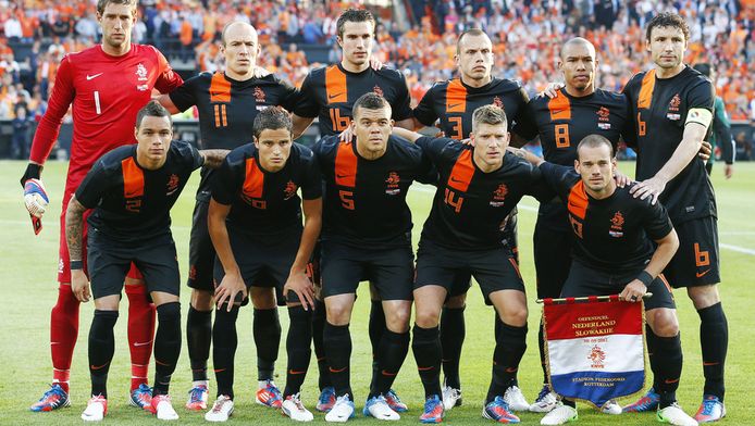 Oranje In Zwart Uittenue Tegen Portugal Nederlands Voetbal Ad Nl