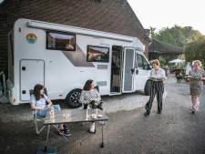 Camper nu ook bij jongere generaties in trek: nooit eerder telde Nederland zo veel kampeerauto's