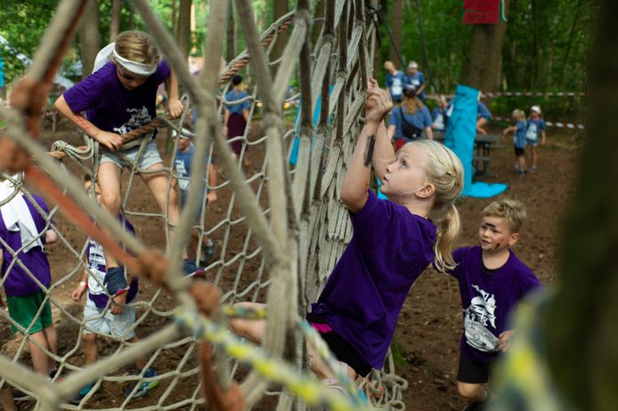 Kinderen in actie tijdens het ingekorte kinderdagkamp van 2020.