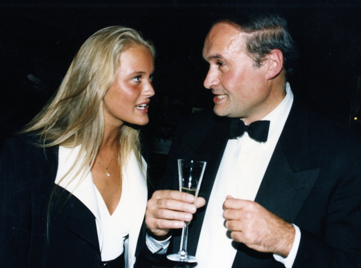'Ik drink al anderhalf jaar geen druppel alcohol meer.’ (Foto: de toen 17-jarige Eva Pauwels met Jacques Vermeire.) Beeld 