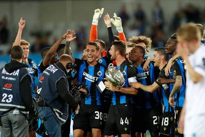 Club Brugge klopt Racing Genk en steekt Supercup op zak na spectaculaire minuten net voor en net na rust
