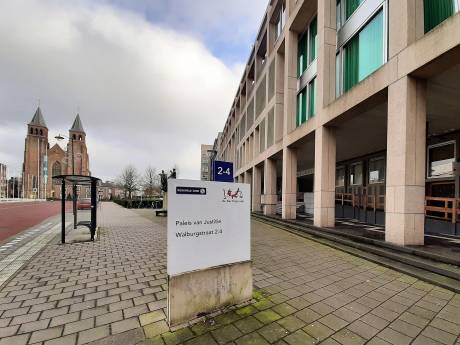 Milde straf voor ‘straatroof’ na ongeval op de Martinus Nijhoffbrug
