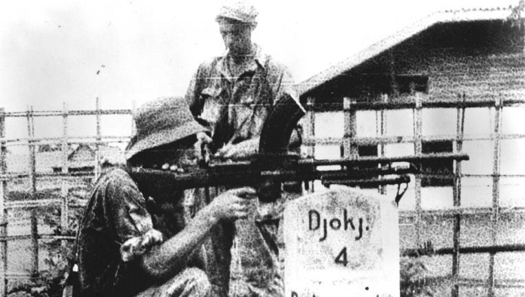 Nederlandse troepen op weg naar Soekarno, Indonesië. 1948. Beeld anp