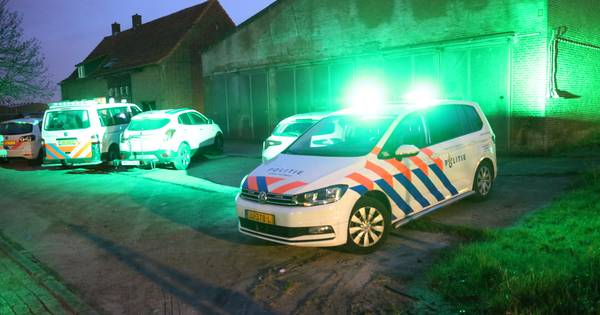 Drie verdachten gepakt en twee gevlucht bij ontdekking grote hennepdrogerij