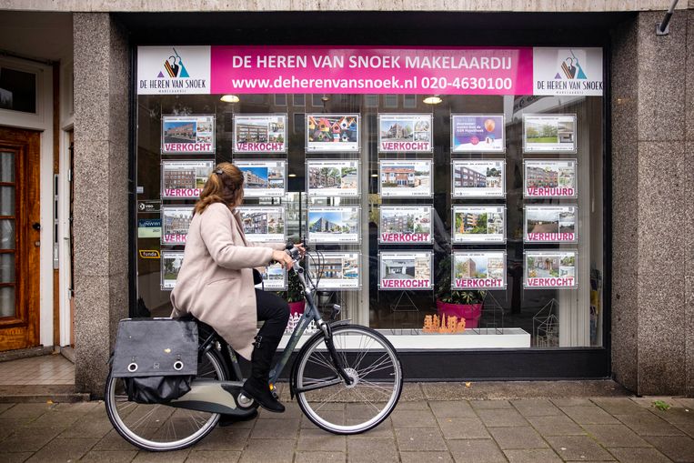 In Amsterdam stonden in het laatste kwartaal van vorig jaar slechts 979 woningen te koop. Beeld Ramon van Flymen/ANP