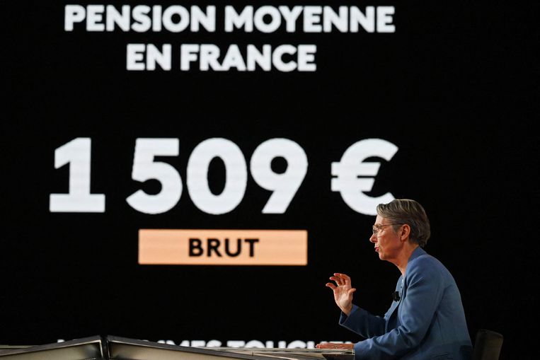 De Franse premier Elisabeth Borne was te gast in het tv-programma 'L'Evenement' om te praten over de pensioenhervorming. (02/02/23)
 Beeld AFP