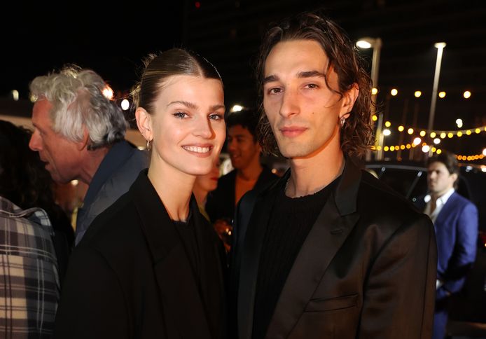Emma Bale en haar vriend Jolan, de zoon van Koen De Bouw.
