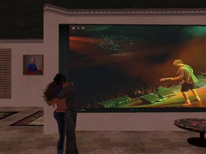De 63-jarige Sjouwke is al 15 jaar samen met een man in de virtuele wereld van Second Life.