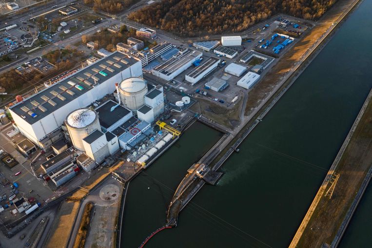 De kerncentrale in het Franse Fessenheim, waarvoor het doek nu is gevallen. Beeld AFP