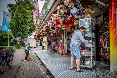 Leendenaren houden toekomst kermis tegen het licht