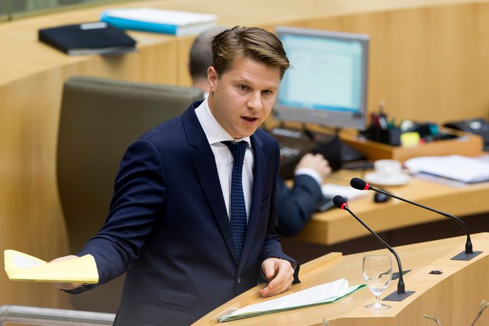 Axel Ronse: "schaf brugpensioen af"