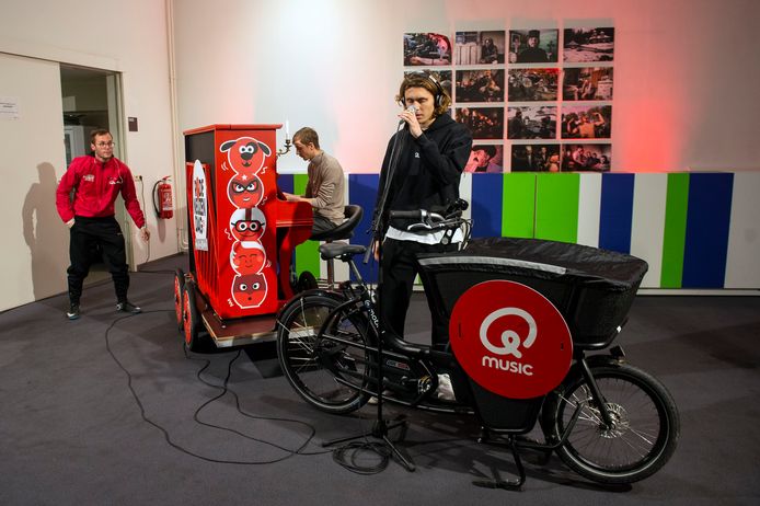 Optreden van Ian Thomas voor Rode Neuzen 2019 in Karel de Grote Hogeschool