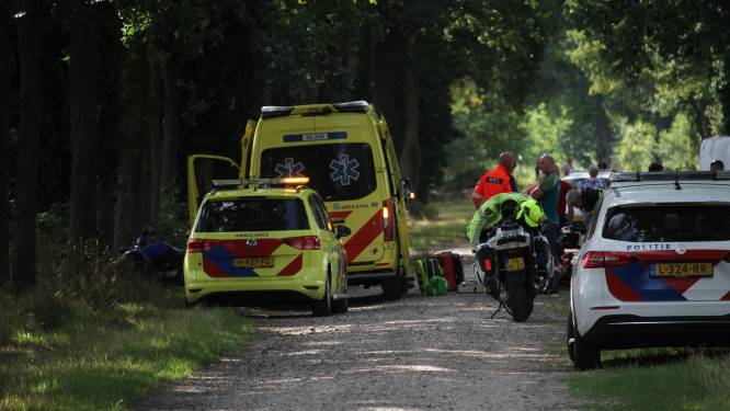 Bewoners boerenerf horen klap en zien gewonde motorcrosser liggen in buitengebied Lochem