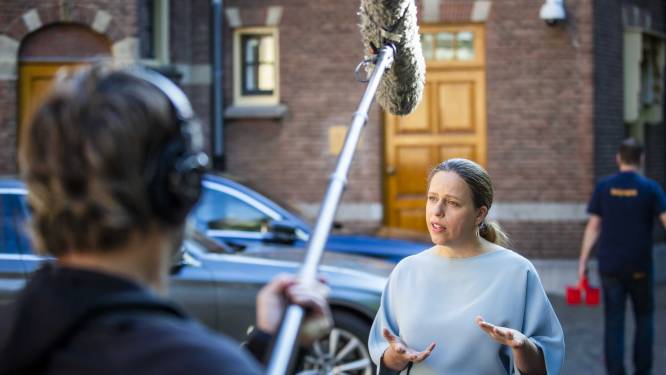 Schouten dreigt met sluiten slachterijen als sector boel niet op orde heeft