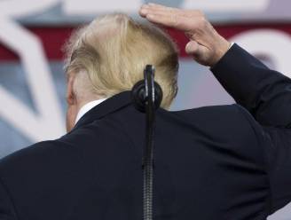 Des cheveux passés à “l’eau de Javel”: Joe Biden se moque de Donald Trump
