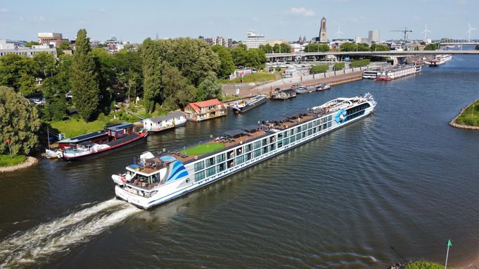Een boot op de Rijn