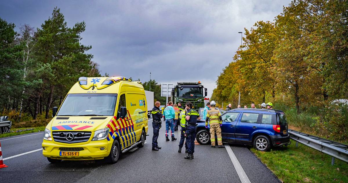 Twee gewonden bij ongeval op de A50 richting Arnhem: vertraging neemt af.