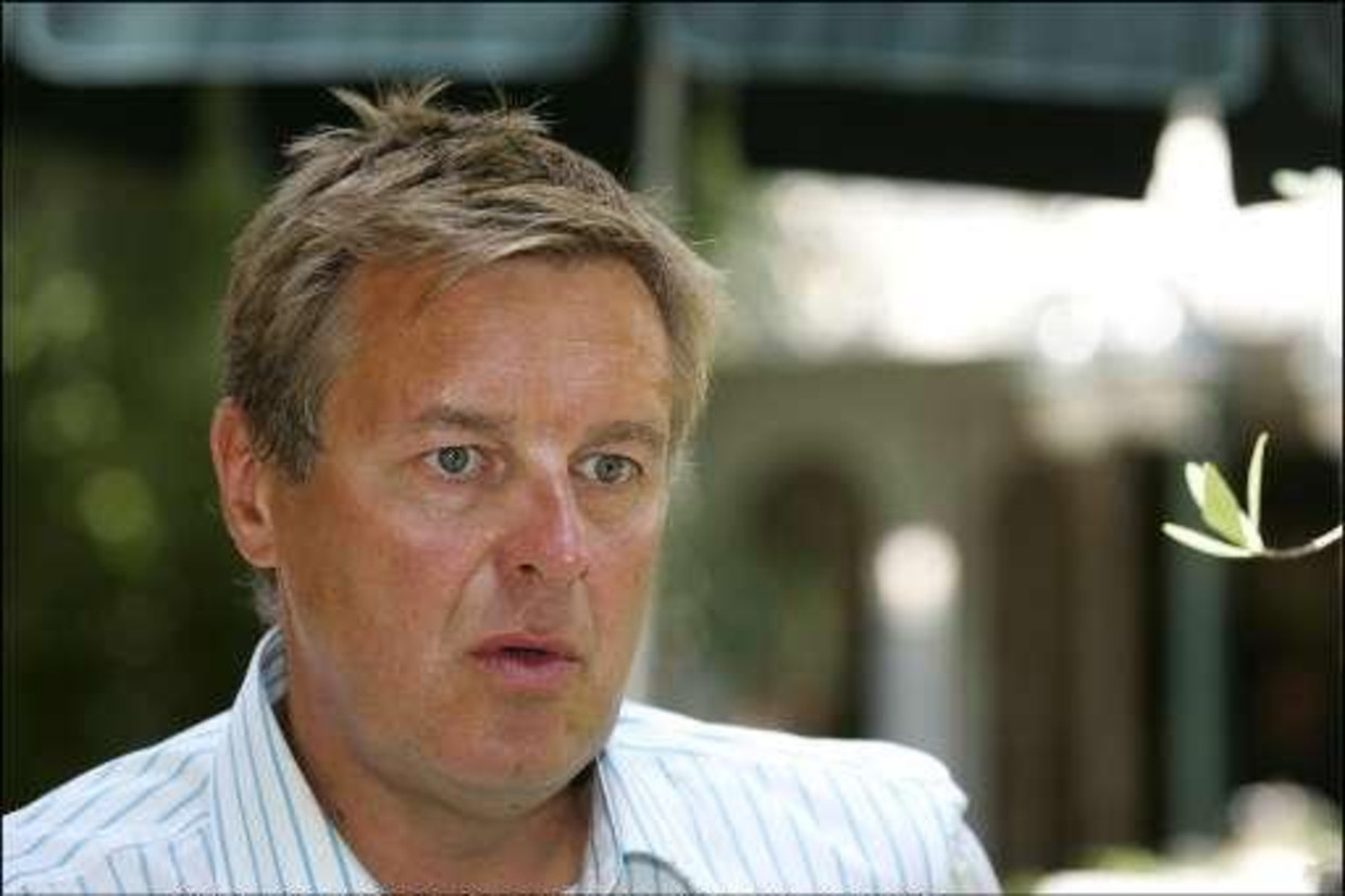 Vandenbempt vervangt Frank Raes tijdelijk bij Studio 1 | De Morgen