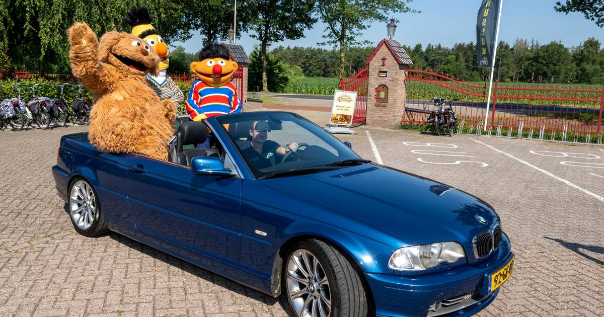 Nostalgie bij nieuwe Sesamstraatexpositie 'Ik mis mijn vriend Aart’ Gezin