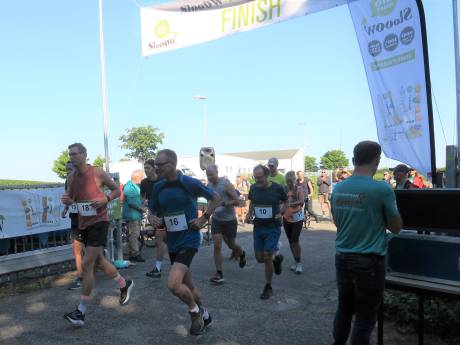 SlooOW-Natuurmarathon door Oostvaardersplassen en Lelystad: opbrengst voor stichting Roparun