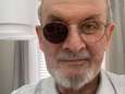 Auteur Salman Rushdie waarschuwt voor bedreiging op vrije meningsuiting na steekpartij negen maanden geleden<br>