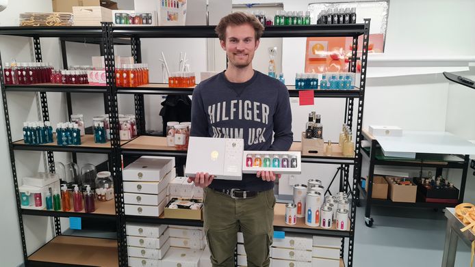 Rechtenstudent Thomas Henne (23) lanceert internationaal cosmeticamerk ‘Laurette’.
