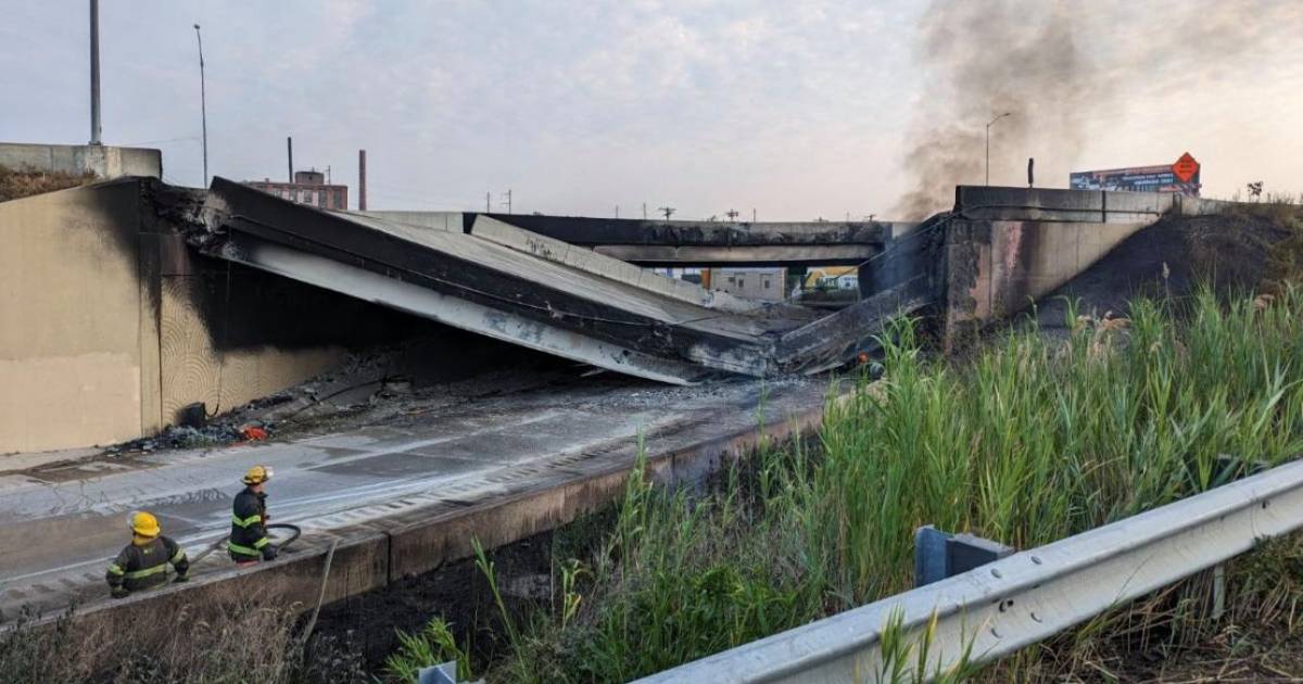 A collapsed bridge cripples important roads on the east coast of the United States |  outside