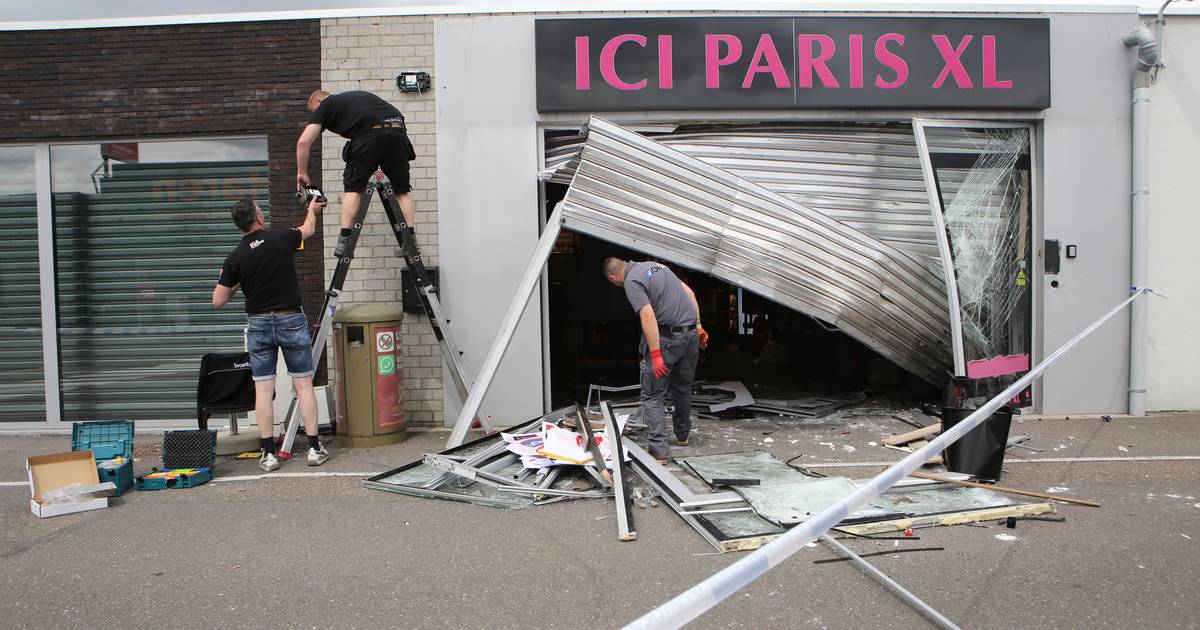 spellen regeling de eerste Ramkraak op Ici Paris XL in Sint-Joris-Winge: inbrekers blokkeren  toegangswegen met winkelkarren | Tielt-Winge | hln.be