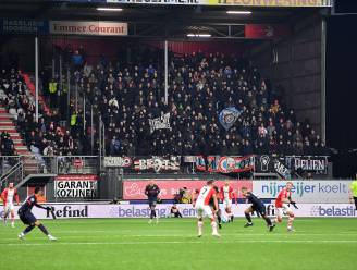 Brieven | Supporters steunen PSV in ijskoud Emmen tegen beter weten in | Facebook blocket printscreen met tepels
