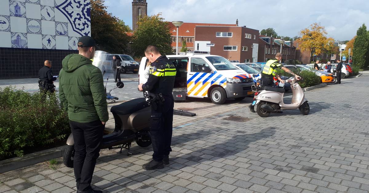 hamer schaduw Afstudeeralbum Eén op drie scooters gaat te snel, ook bij controle in Enschede | Enschede  | tubantia.nl