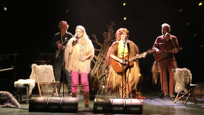 Yentl en de Boer tijdens het optreden in de Stadsschouwburg in Middelburg.